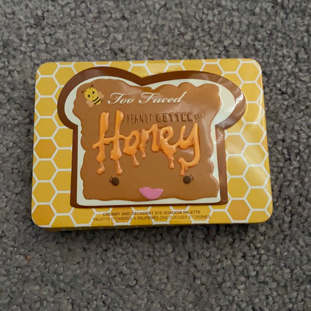 Too Faced Peanut Butter and Honey Eyeshadow